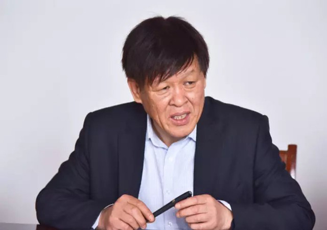 2.山西省農(nóng)業(yè)機(jī)械化學(xué)校校長李晉在交流探討會(huì)上_副本.jpg 2.山西省農(nóng)業(yè)機(jī)械化學(xué)校校長李晉在交流探討會(huì)上_副本.jpg