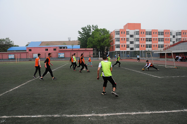 8.校園足球賽場(chǎng)花絮_副本.jpg
